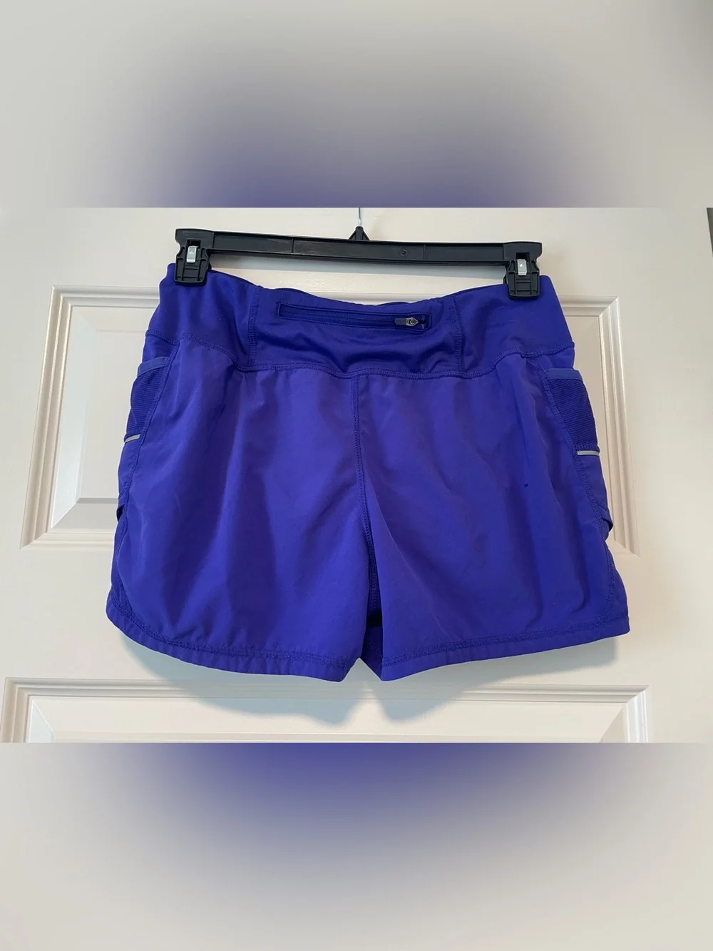 Athleta Women’s Athletic Running Hiking Workout Shorts with Lining and Pockets